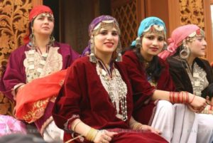 traditional dress of Kashmir