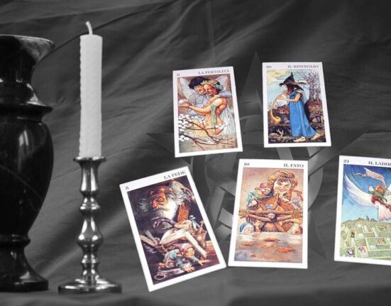 tarot-card-reading-session